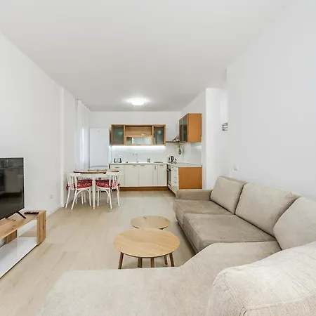 Apartment Sophie Downtown By Pikhost *