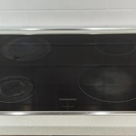 Sophie Downtown By Pikhost