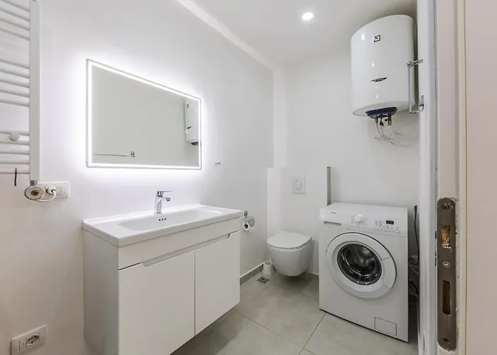 Lägenhet Sophie Downtown By Pikhost Tirana