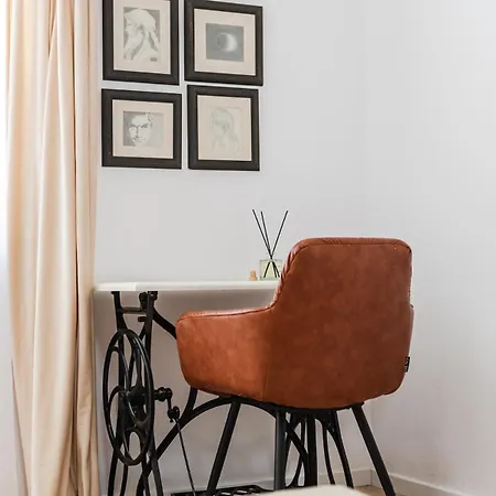 Sophie Downtown By Pikhost