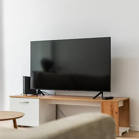 Sophie Downtown By Pikhost