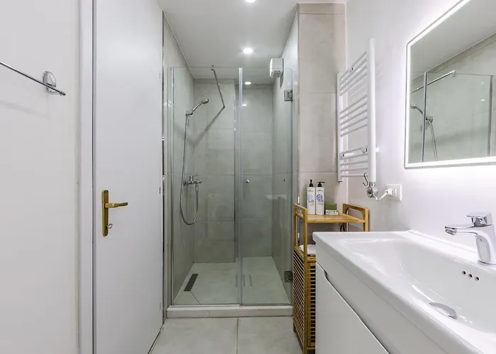 Sophie Downtown By Pikhost ティラナ