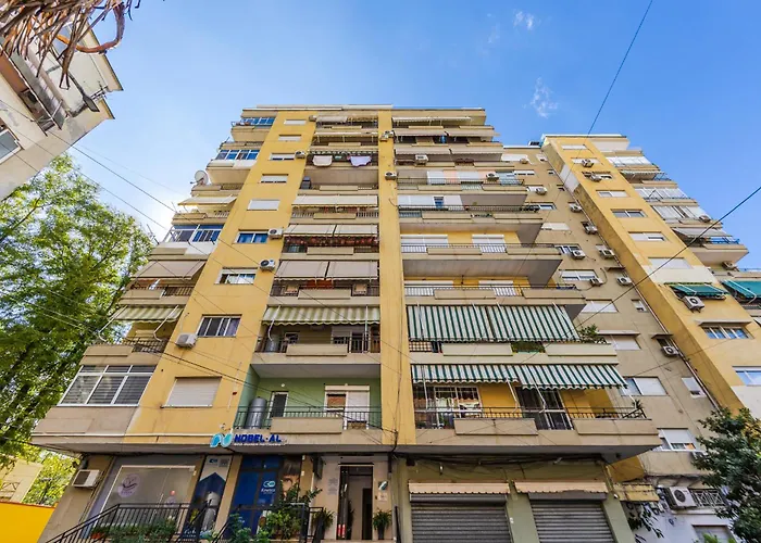 Sophie Downtown By Pikhost * ティラナ